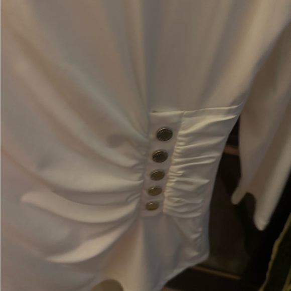 Elegant White Women's Top with Button Detail - Picture 3 of 5